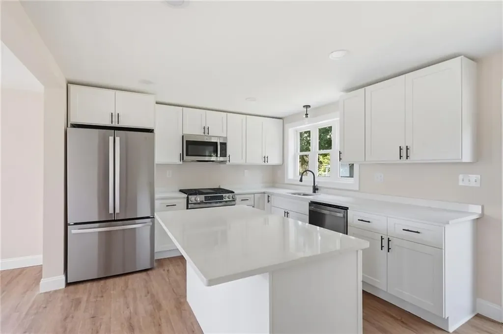 533 Scituate Avenue Cranston RI 02921