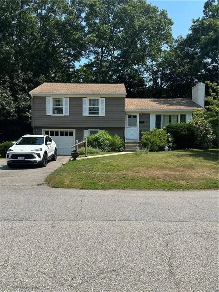 181 Brookside Drive North Kingstown RI 02852