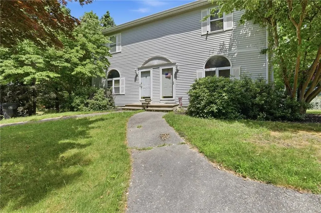 45 Lonsdale Street West Warwick RI 02893