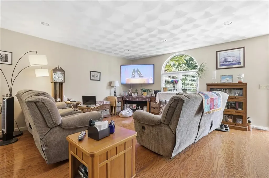 45 Lonsdale Street West Warwick RI 02893