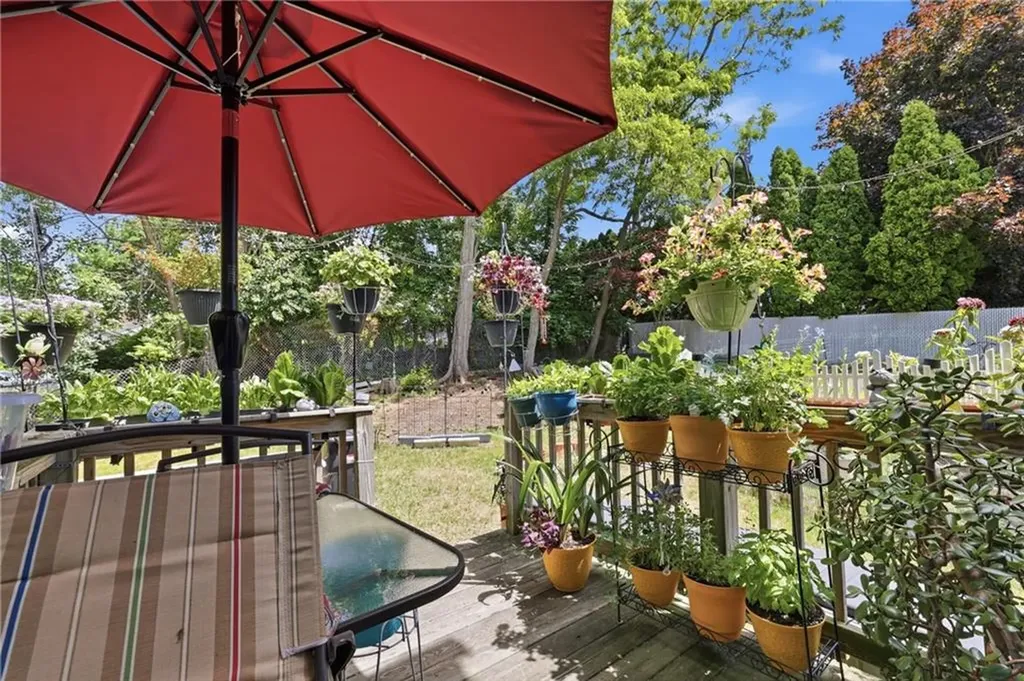 45 Lonsdale Street West Warwick RI 02893