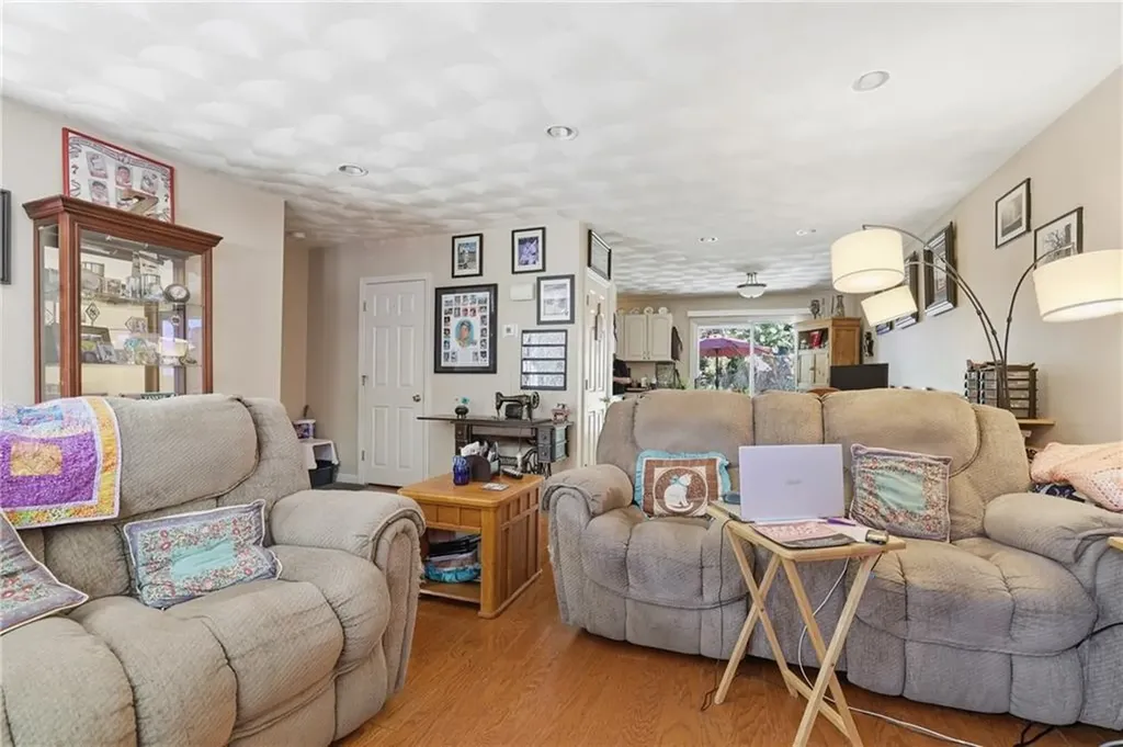 45 Lonsdale Street West Warwick RI 02893