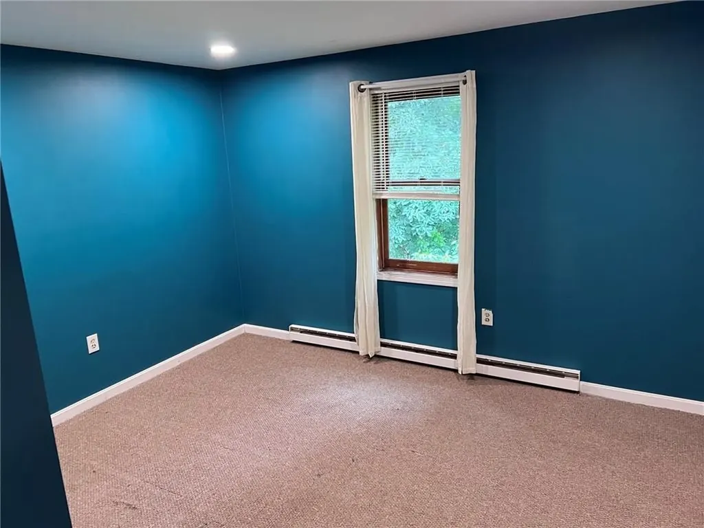 206 Arthurs Way Burrillville RI 02859