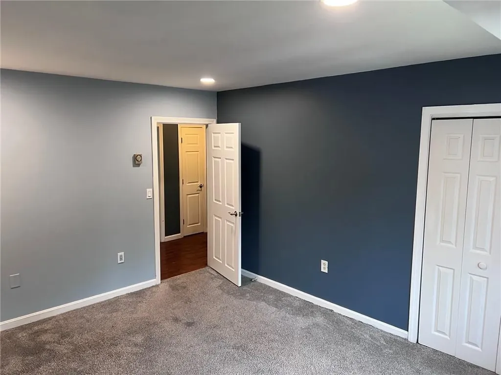 206 Arthurs Way Burrillville RI 02859