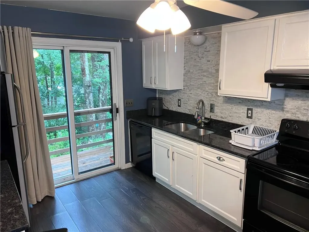 206 Arthurs Way Burrillville RI 02859