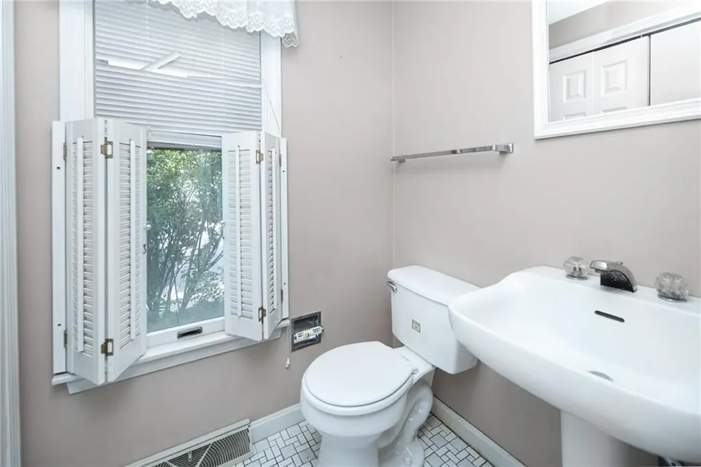 161 West Shore Road Warwick RI 02889