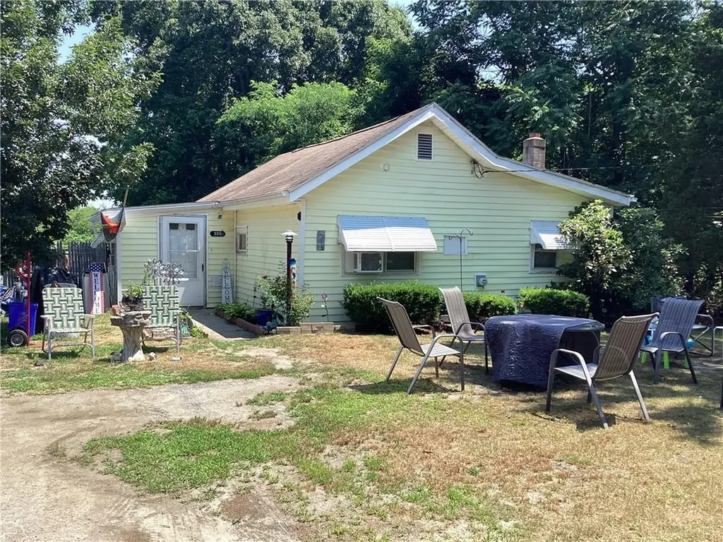 329 Namquid Drive Warwick RI 02888