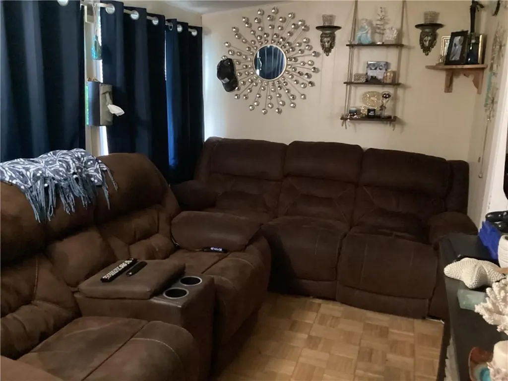 329 Namquid Drive Warwick RI 02888