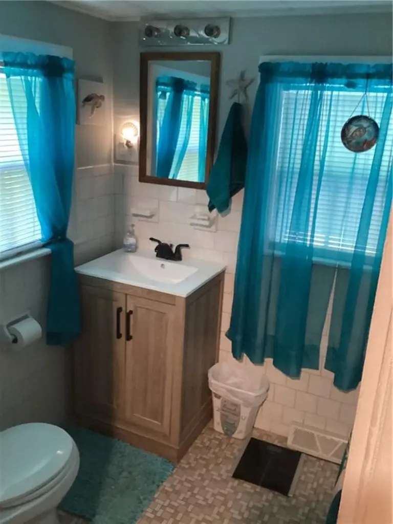 329 Namquid Drive Warwick RI 02888