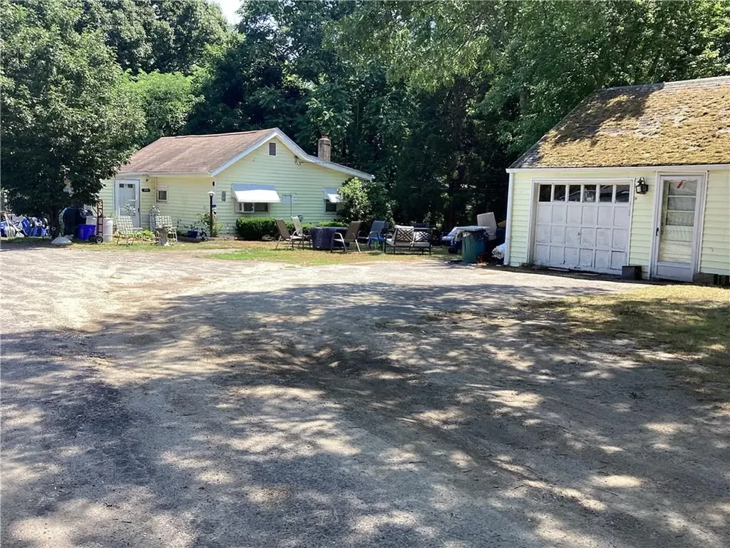 329 Namquid Drive Warwick RI 02888
