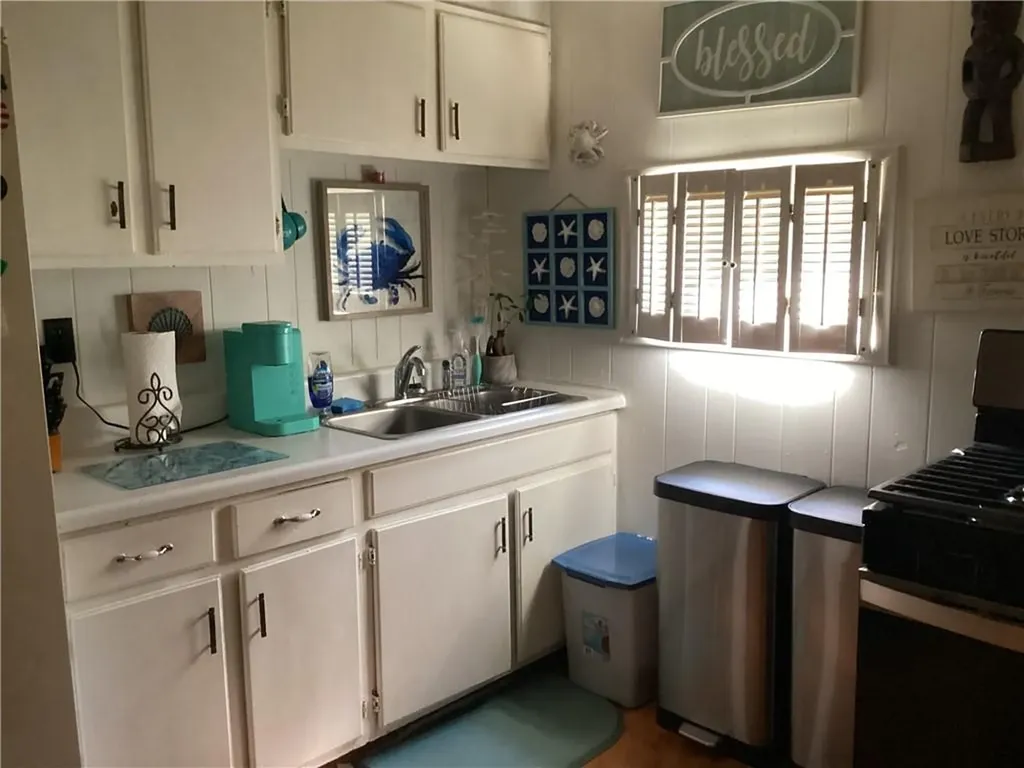 329 Namquid Drive Warwick RI 02888