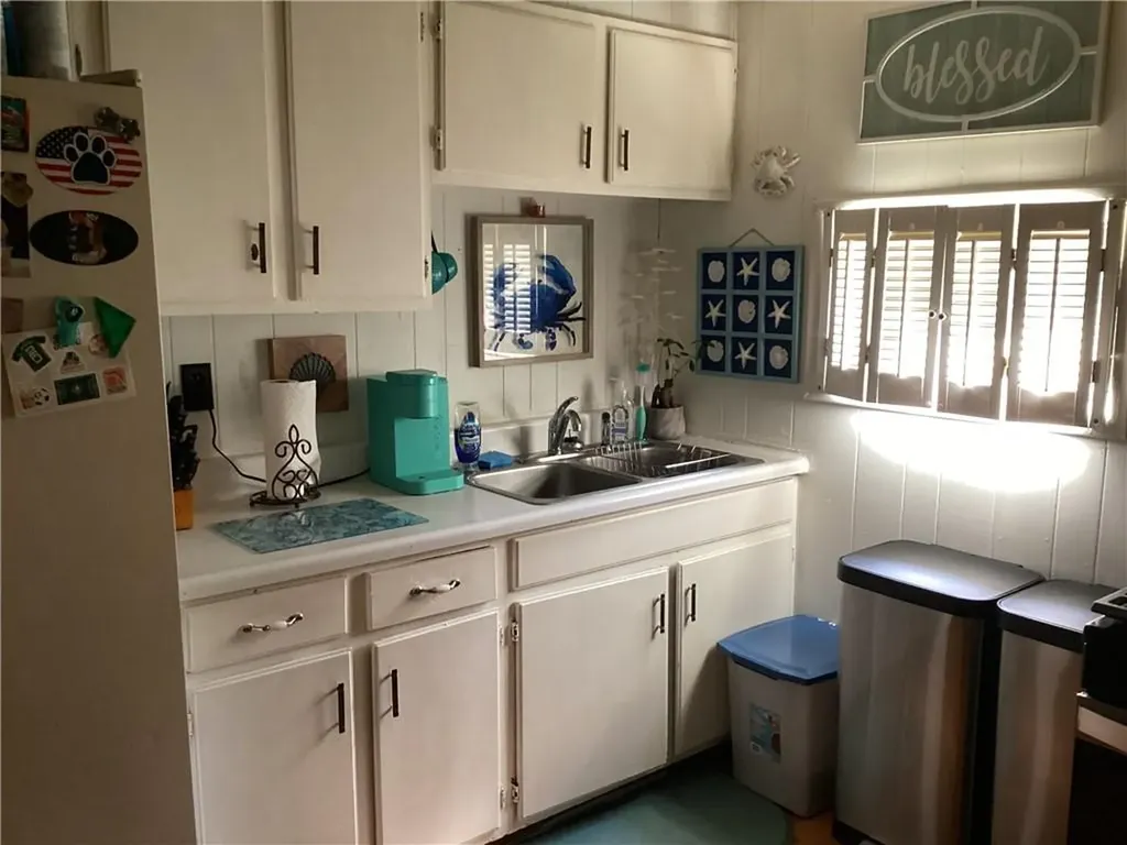 329 Namquid Drive Warwick RI 02888