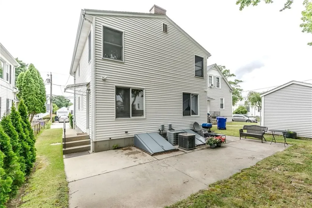 53 Hazael Street Providence RI 02908