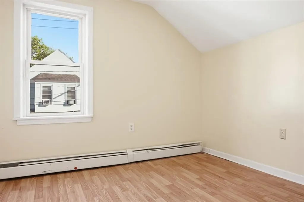 22 Gladstone Street Providence RI 02905