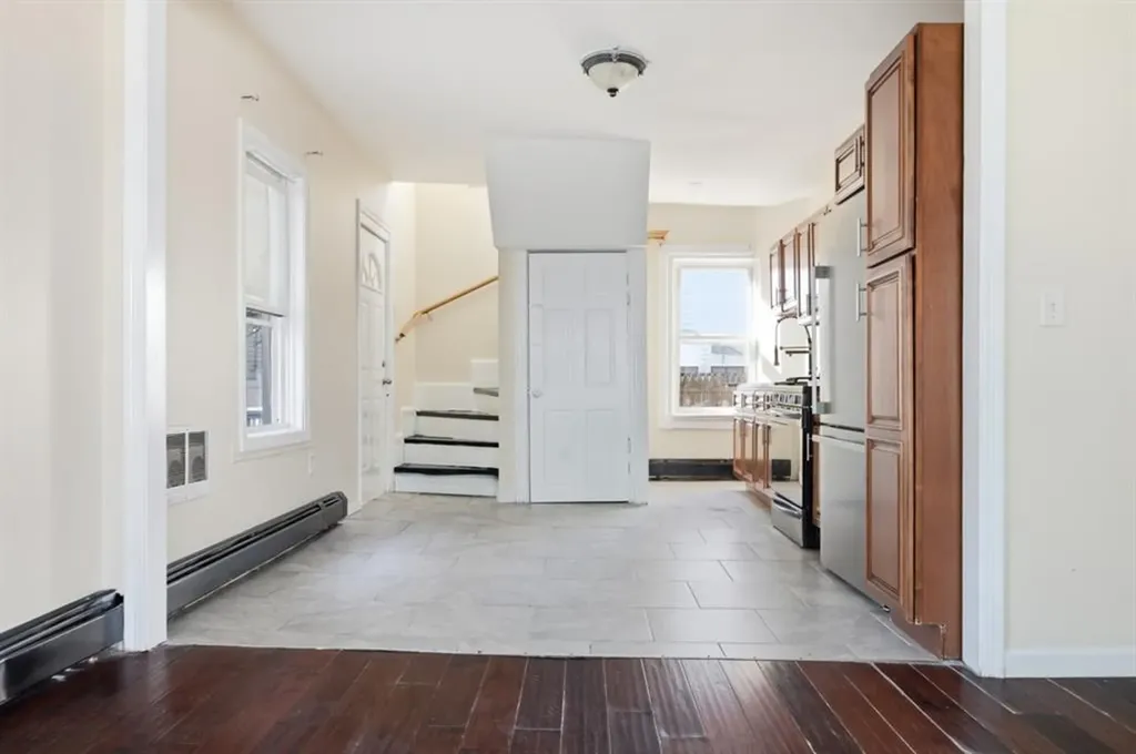 22 Gladstone Street Providence RI 02905
