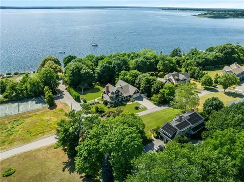 19 Ledge Road Bristol RI 02809