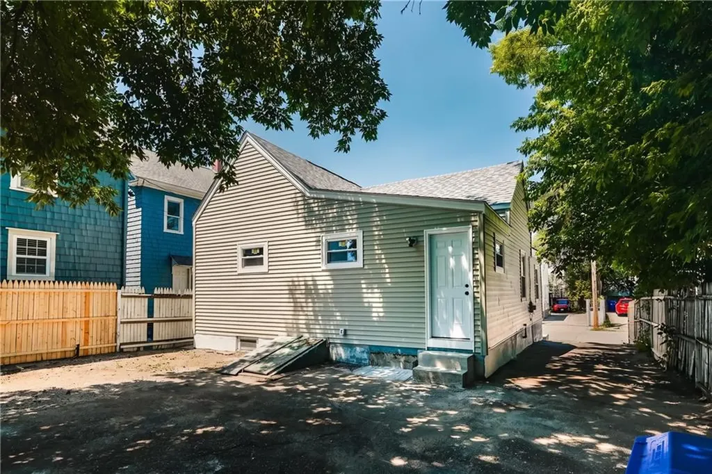 112 Hendrick Street Providence RI 02908
