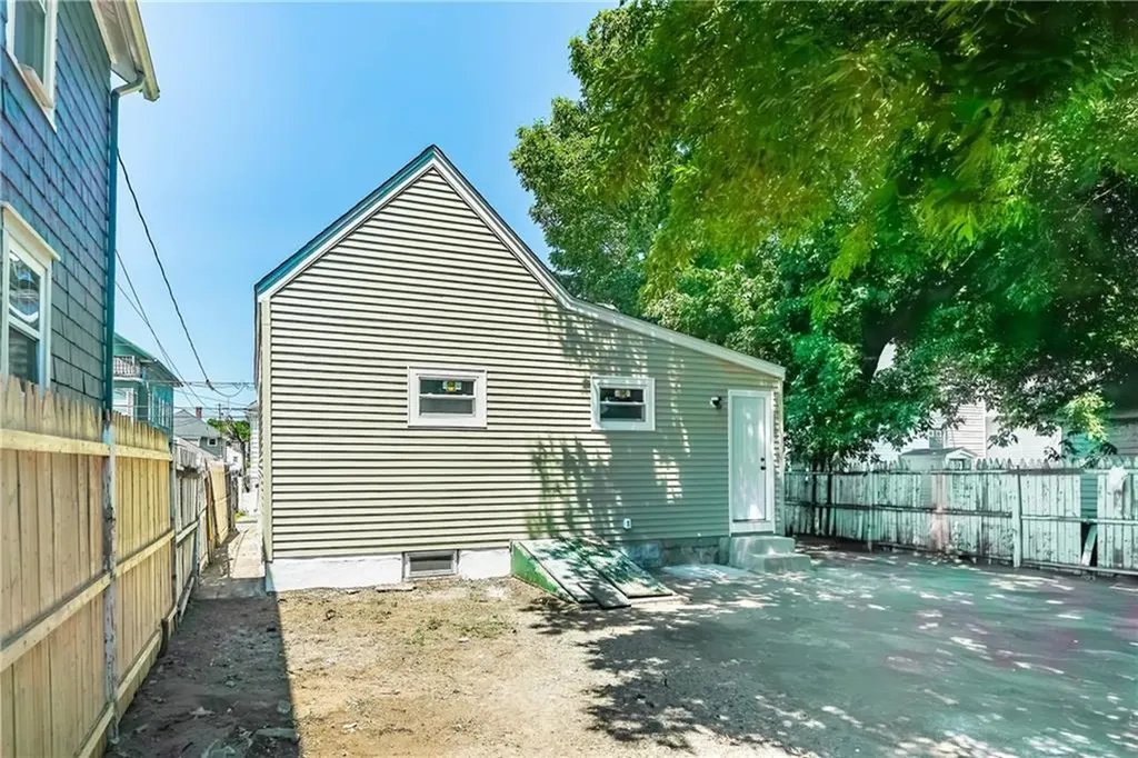 112 Hendrick Street Providence RI 02908