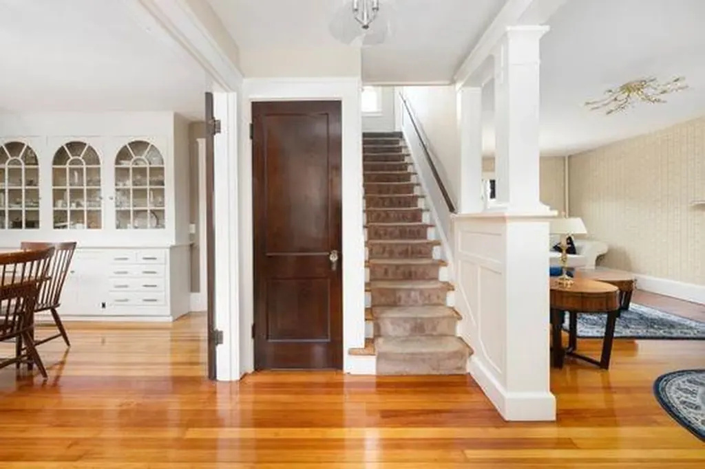 41 Wannamoisett Road East Providence RI 02914