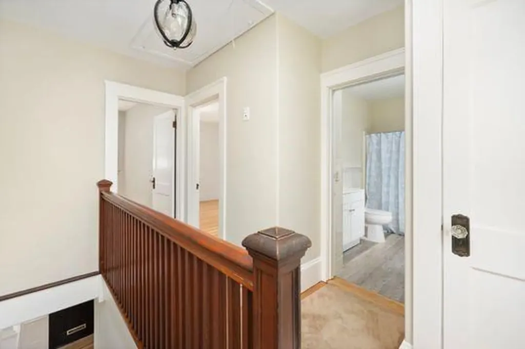 41 Wannamoisett Road East Providence RI 02914