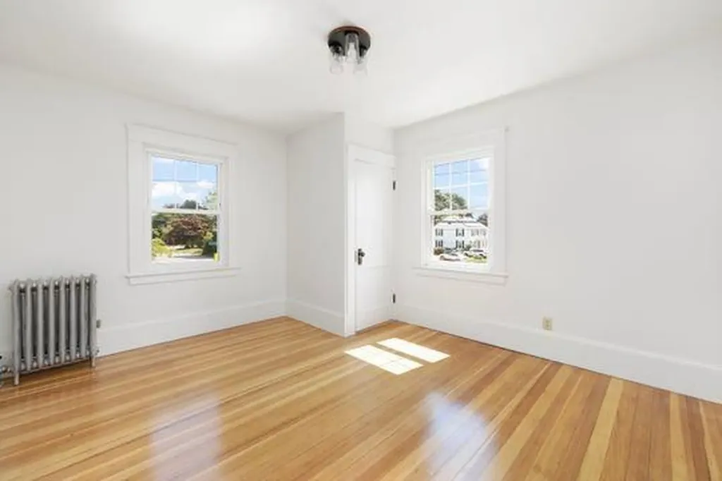 41 Wannamoisett Road East Providence RI 02914