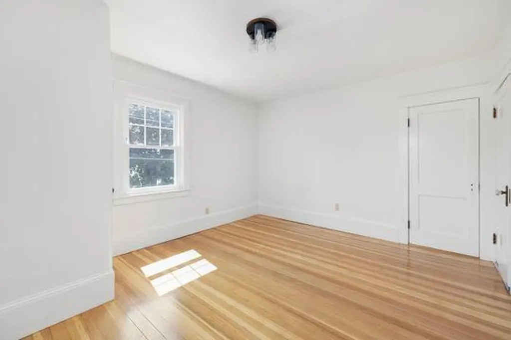 41 Wannamoisett Road East Providence RI 02914