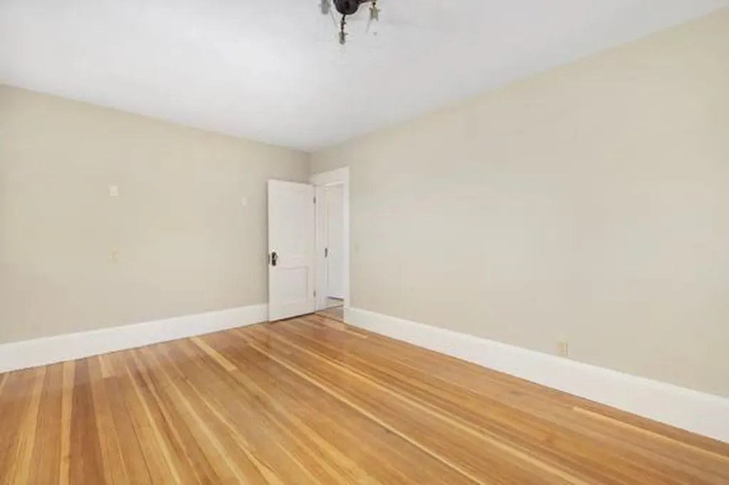41 Wannamoisett Road East Providence RI 02914