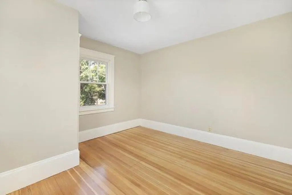 41 Wannamoisett Road East Providence RI 02914