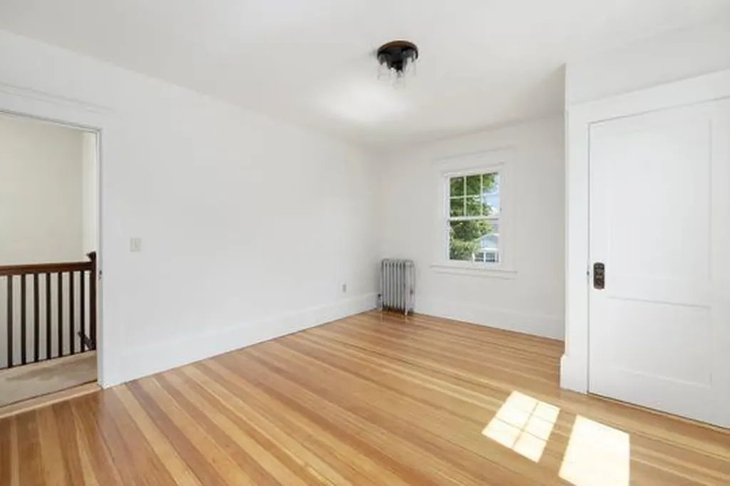 41 Wannamoisett Road East Providence RI 02914