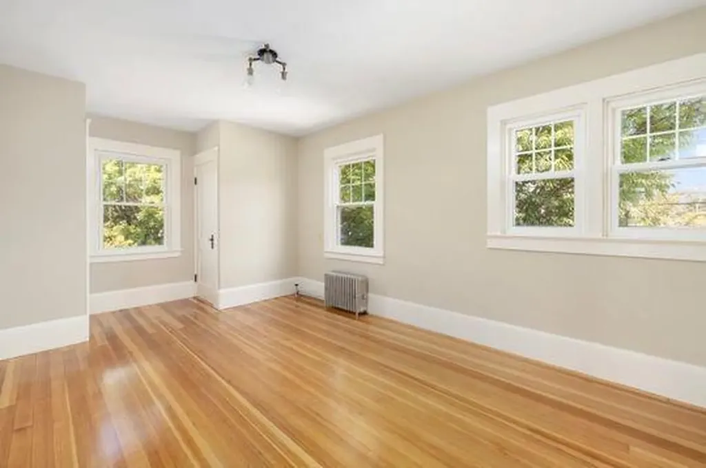 41 Wannamoisett Road East Providence RI 02914
