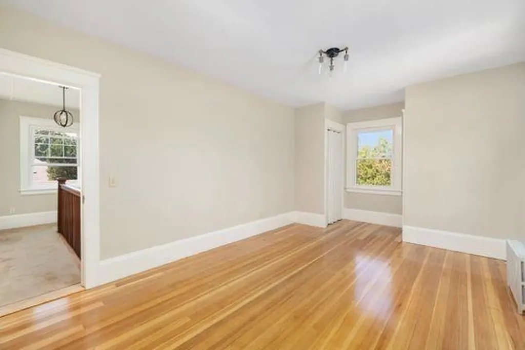 41 Wannamoisett Road East Providence RI 02914