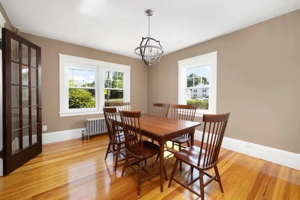 41 Wannamoisett Road East Providence RI 02914
