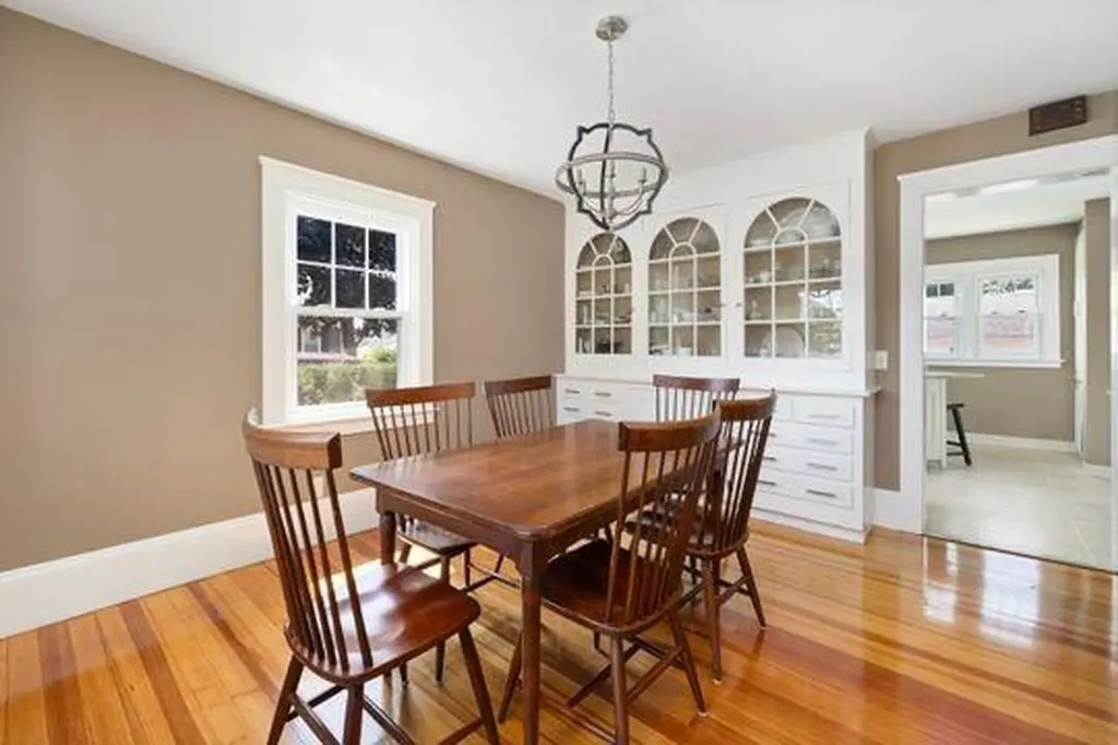 41 Wannamoisett Road East Providence RI 02914