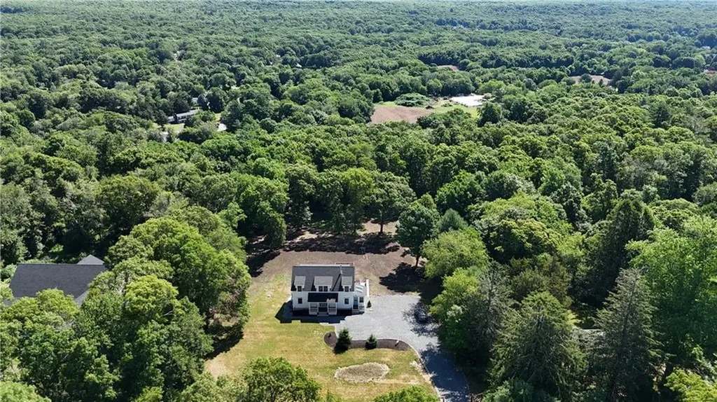 26 Old Stone Church Road Little Compton RI 02837
