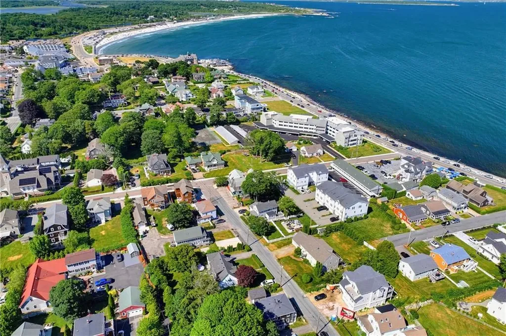 17 Rose Court Narragansett RI 02882