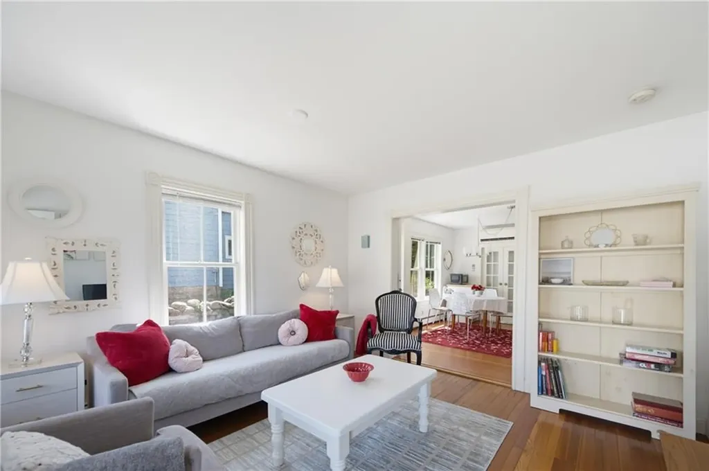 17 Rose Court Narragansett RI 02882