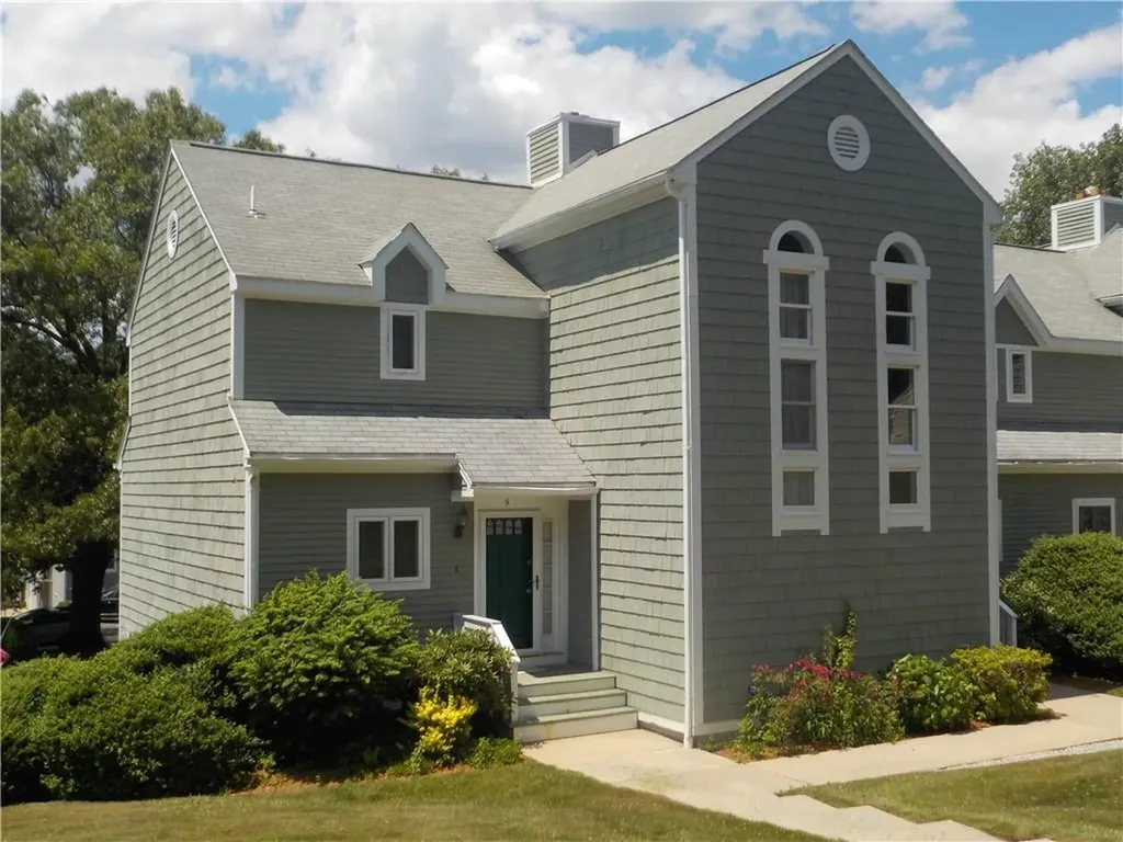 9 Fairway Lane Blackstone MA 01504