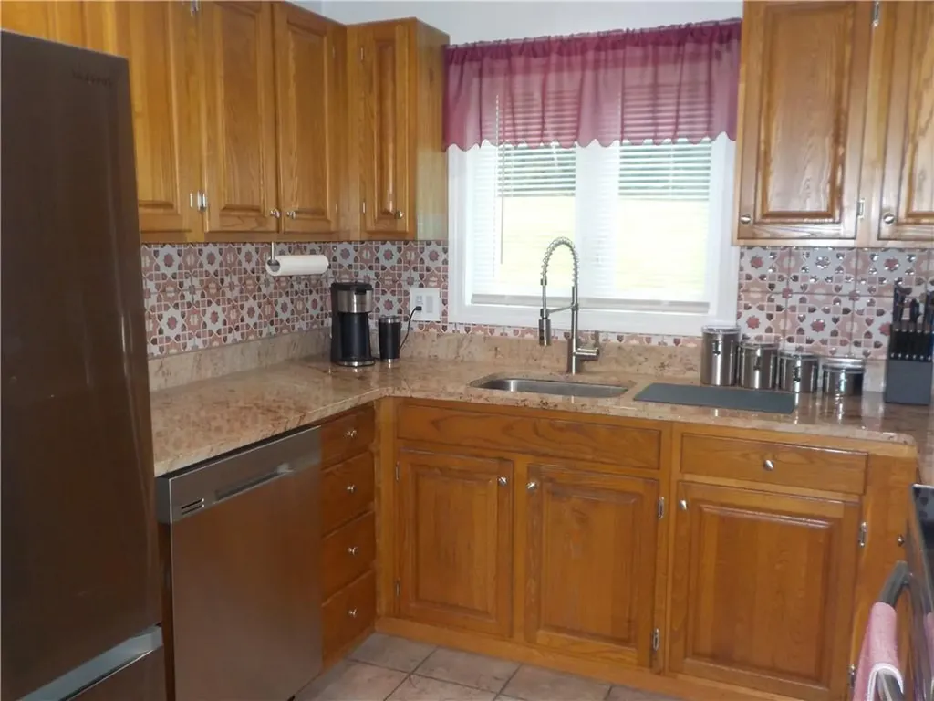 9 Fairway Lane Blackstone MA 01504