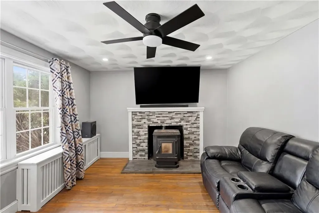1349 W Shore Road Warwick RI 02889