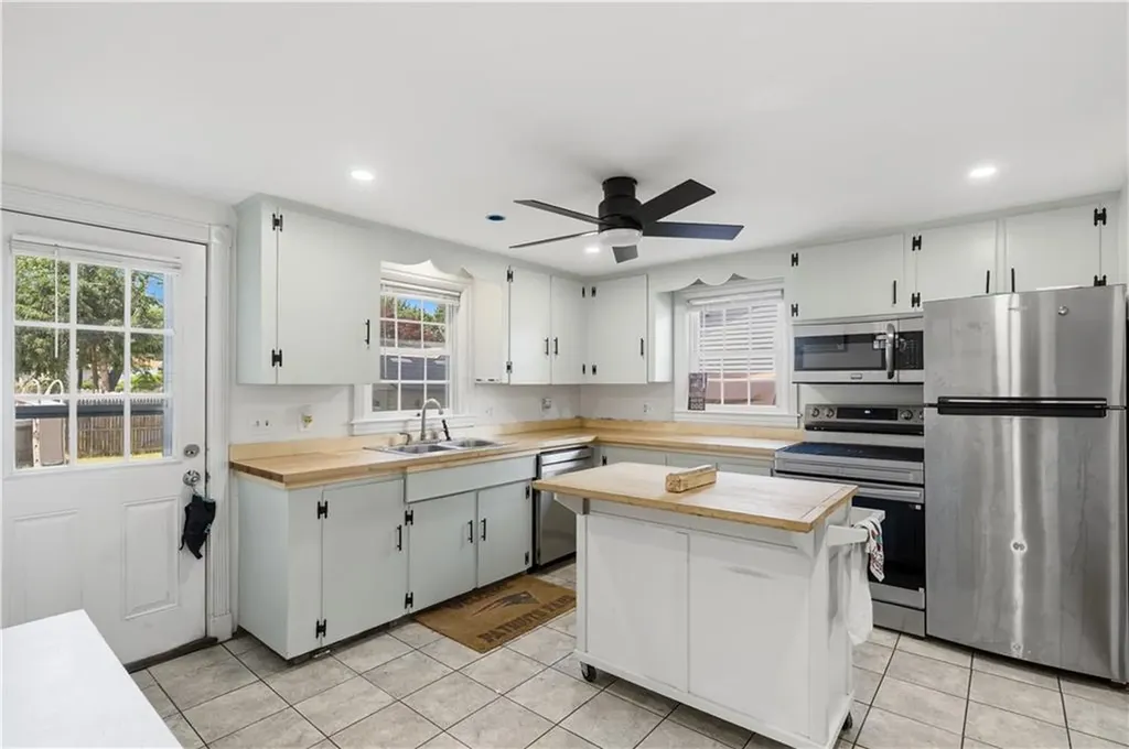 1349 W Shore Road Warwick RI 02889