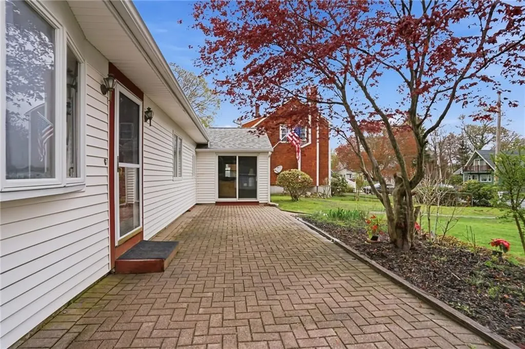 11 Cedar Drive Bristol RI 02809