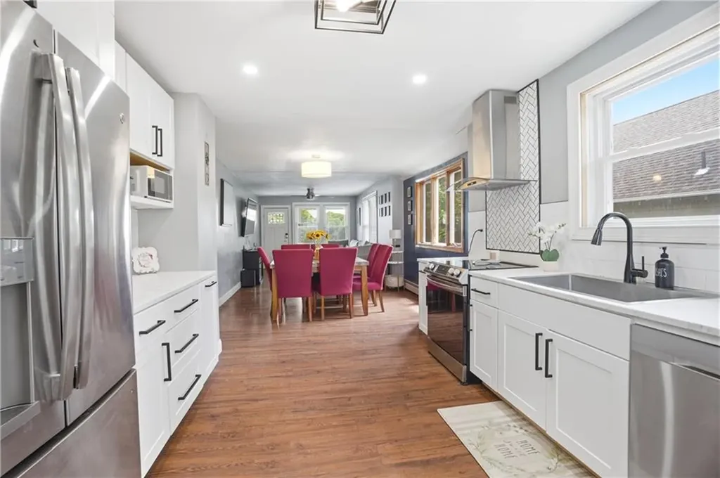 23 Sheffield Avenue North Providence RI 02911