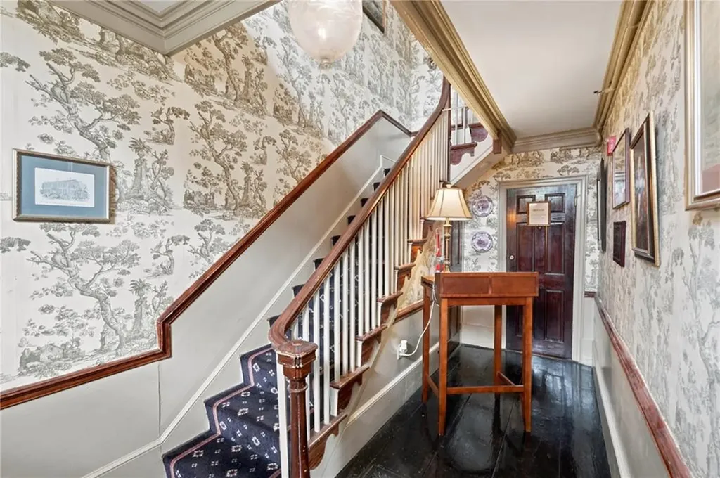 352 Spring Street Newport RI 02840