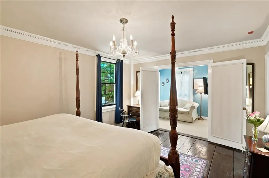 352 Spring Street Newport RI 02840