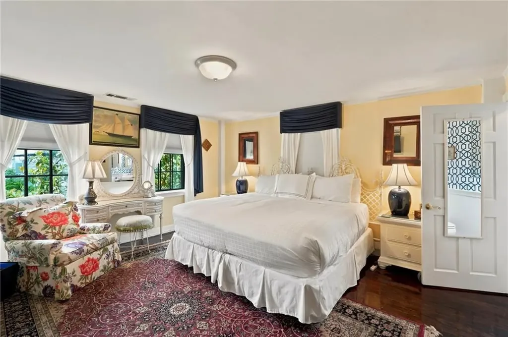 352 Spring Street Newport RI 02840
