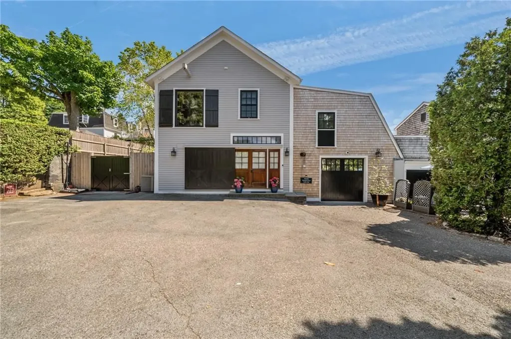 352 Spring Street Newport RI 02840