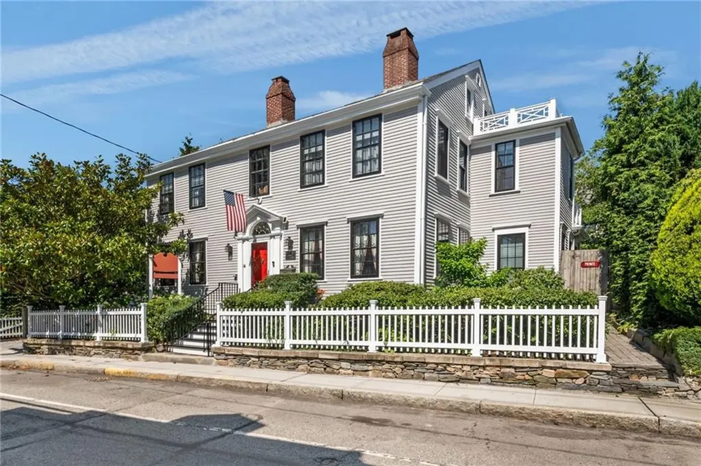 352 Spring Street Newport RI 02840