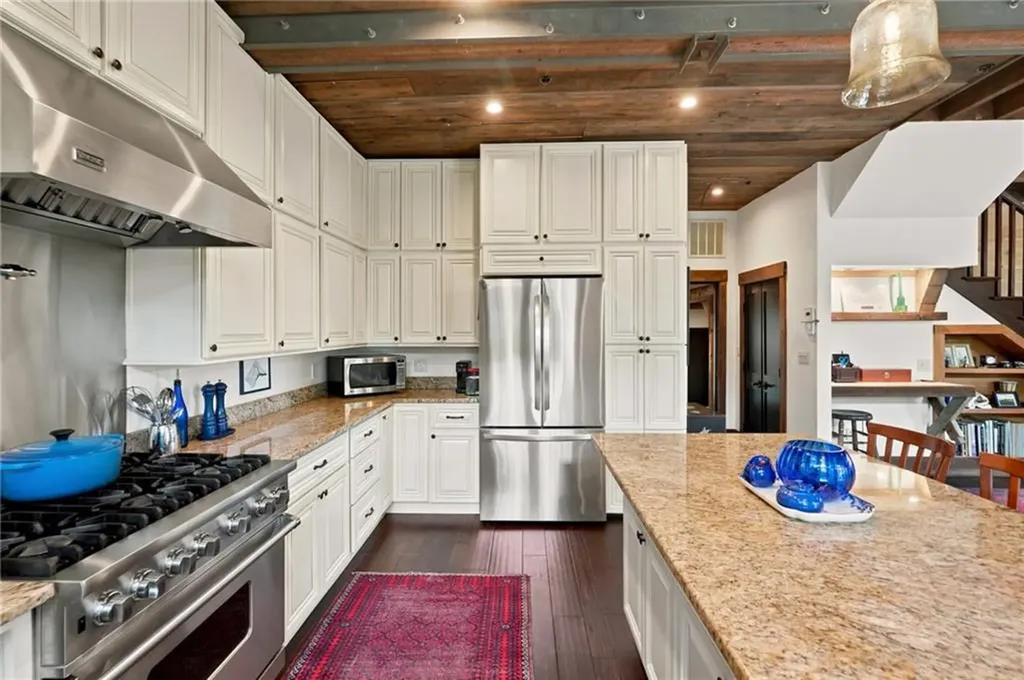 352 Spring Street Newport RI 02840
