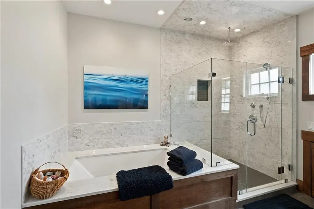 352 Spring Street Newport RI 02840