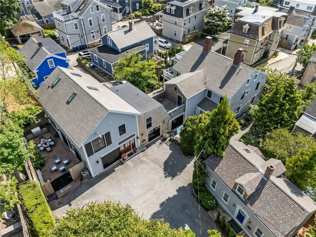 352 Spring Street Newport RI 02840